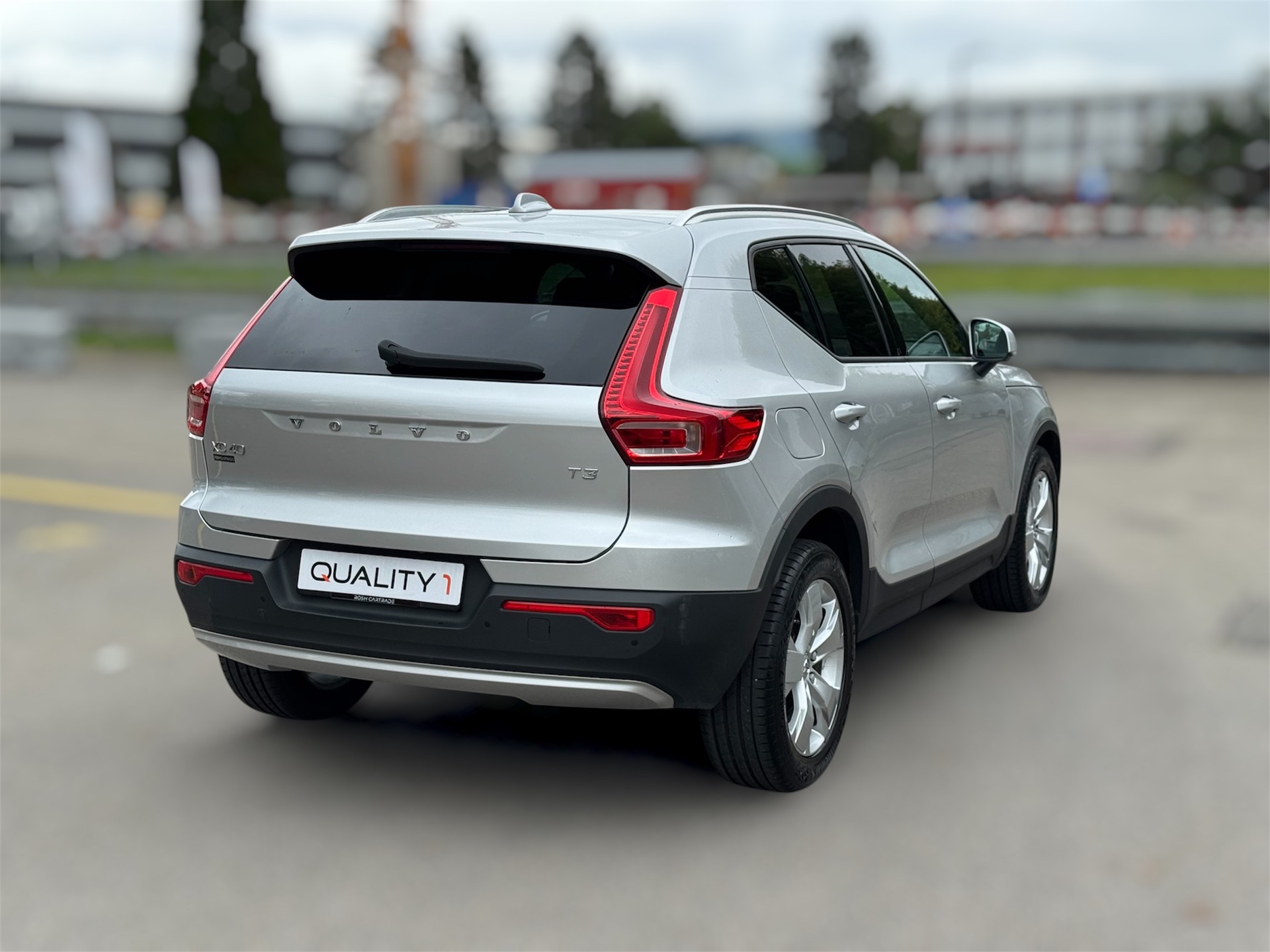 VOLVO XC40 T3 Momentum-image-3