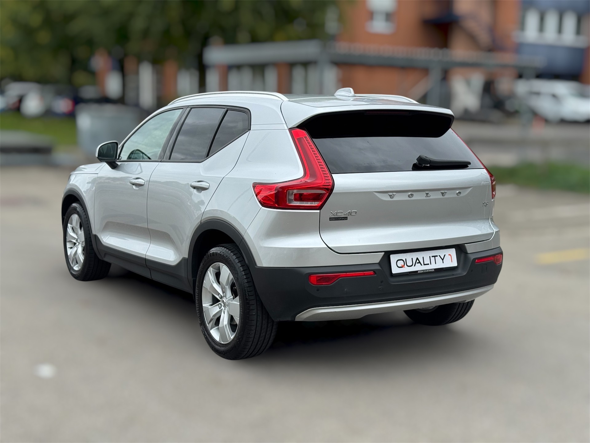 VOLVO XC40 T3 Momentum-image-6