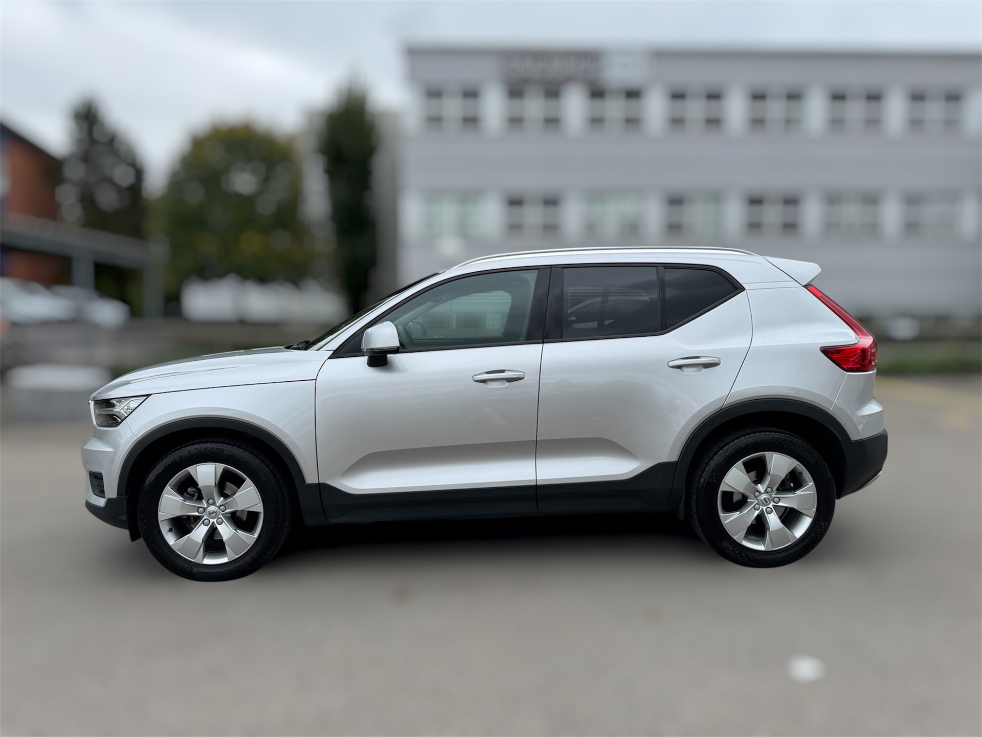 VOLVO XC40 T3 Momentum-image-7