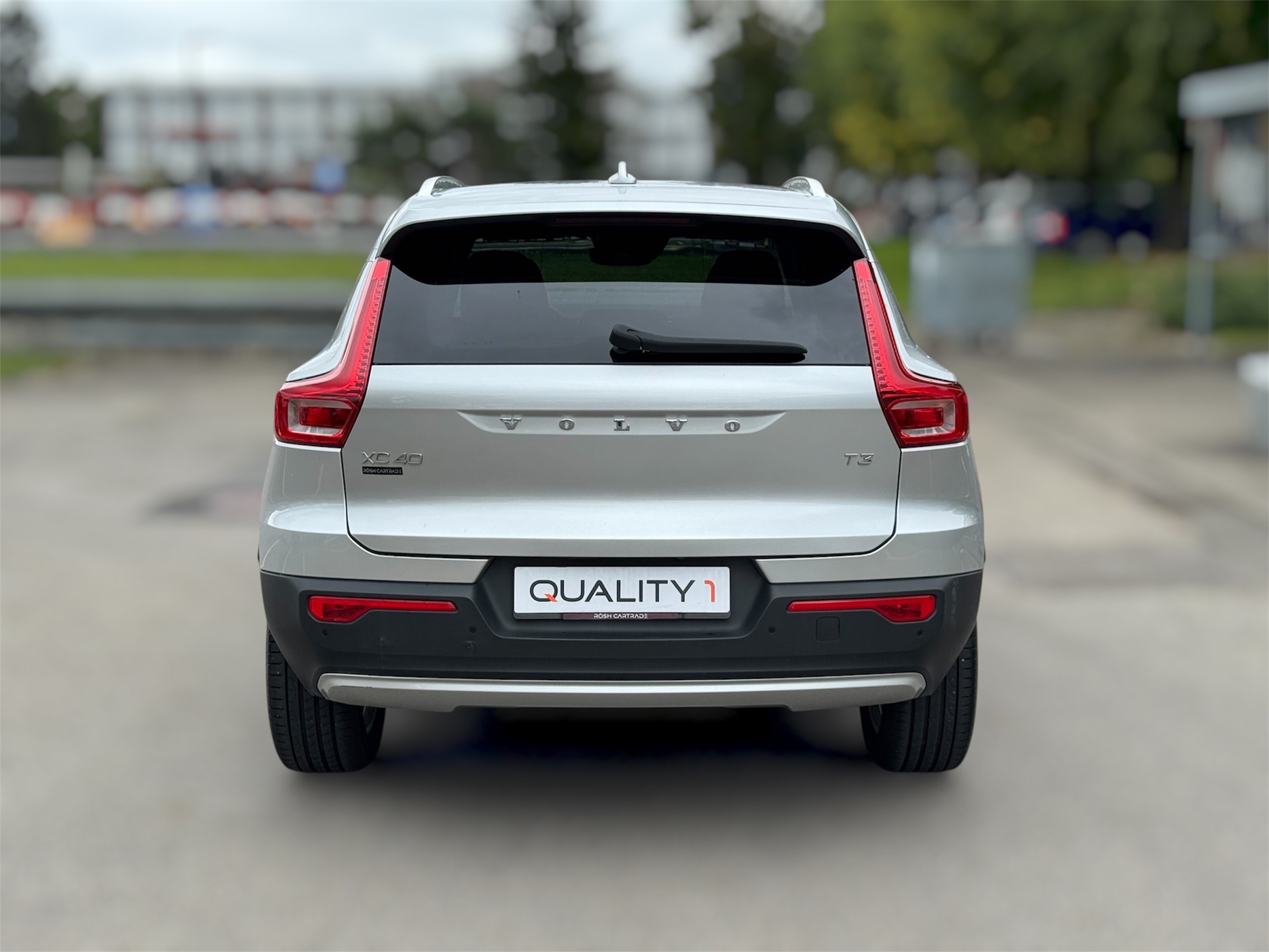 VOLVO XC40 T3 Momentum-image-4