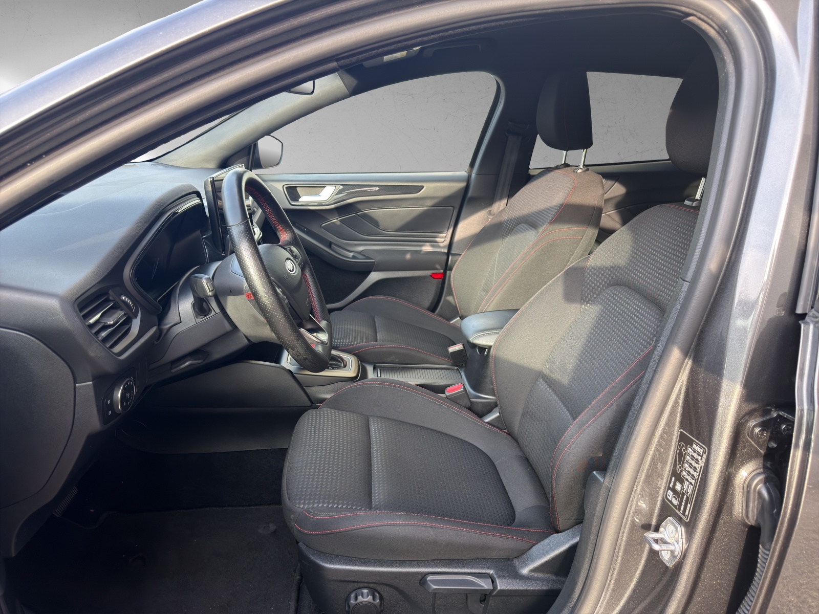 FORD Focus 1.0 MHEV ST-Line Automat-image-9