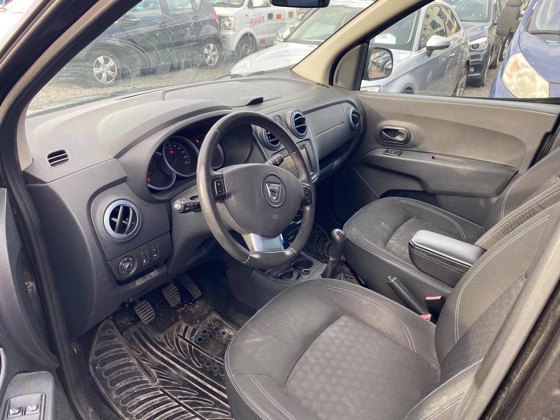 DACIA Lodgy 1.2 Turbo Ambiance 5PL-image-9