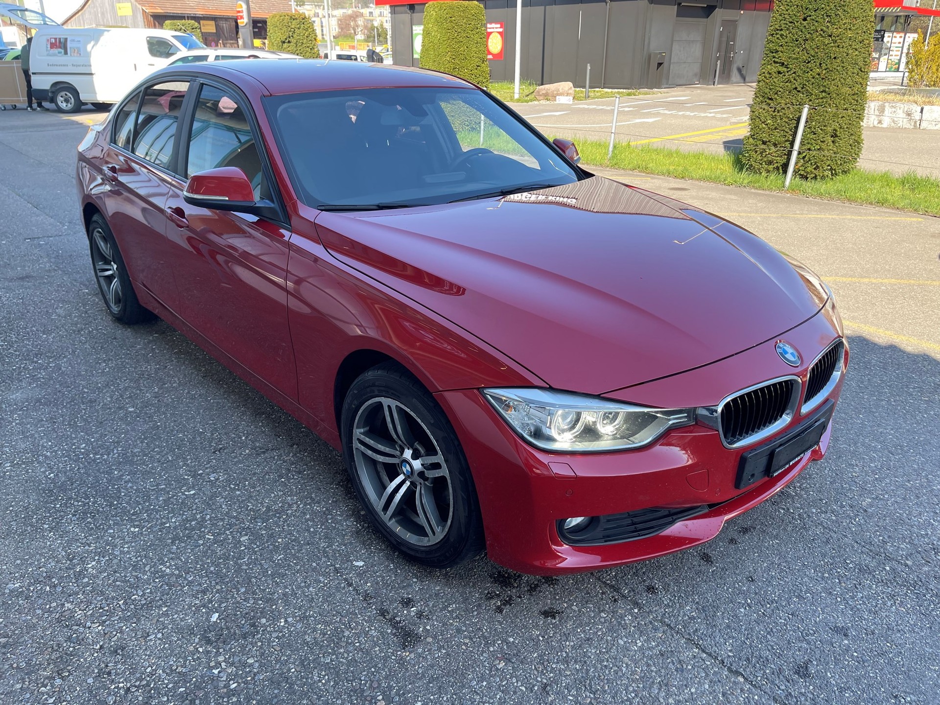 BMW 320d-image-6