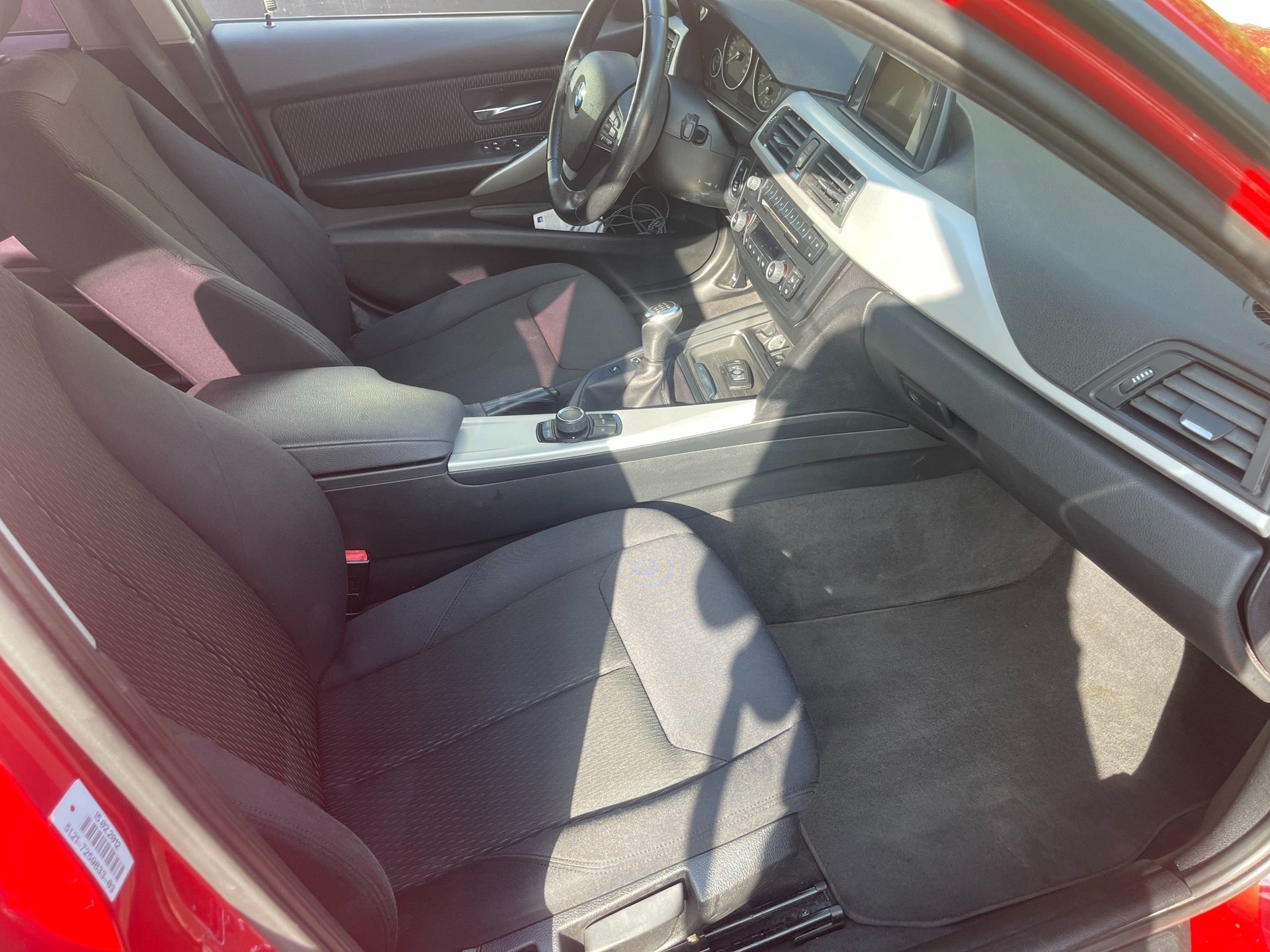 BMW 320d-image-9
