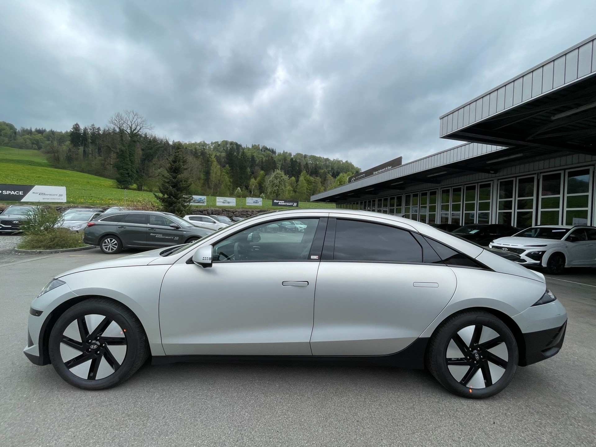 HYUNDAI Ioniq 6 77kWh Launch Edition 4WD-image-4