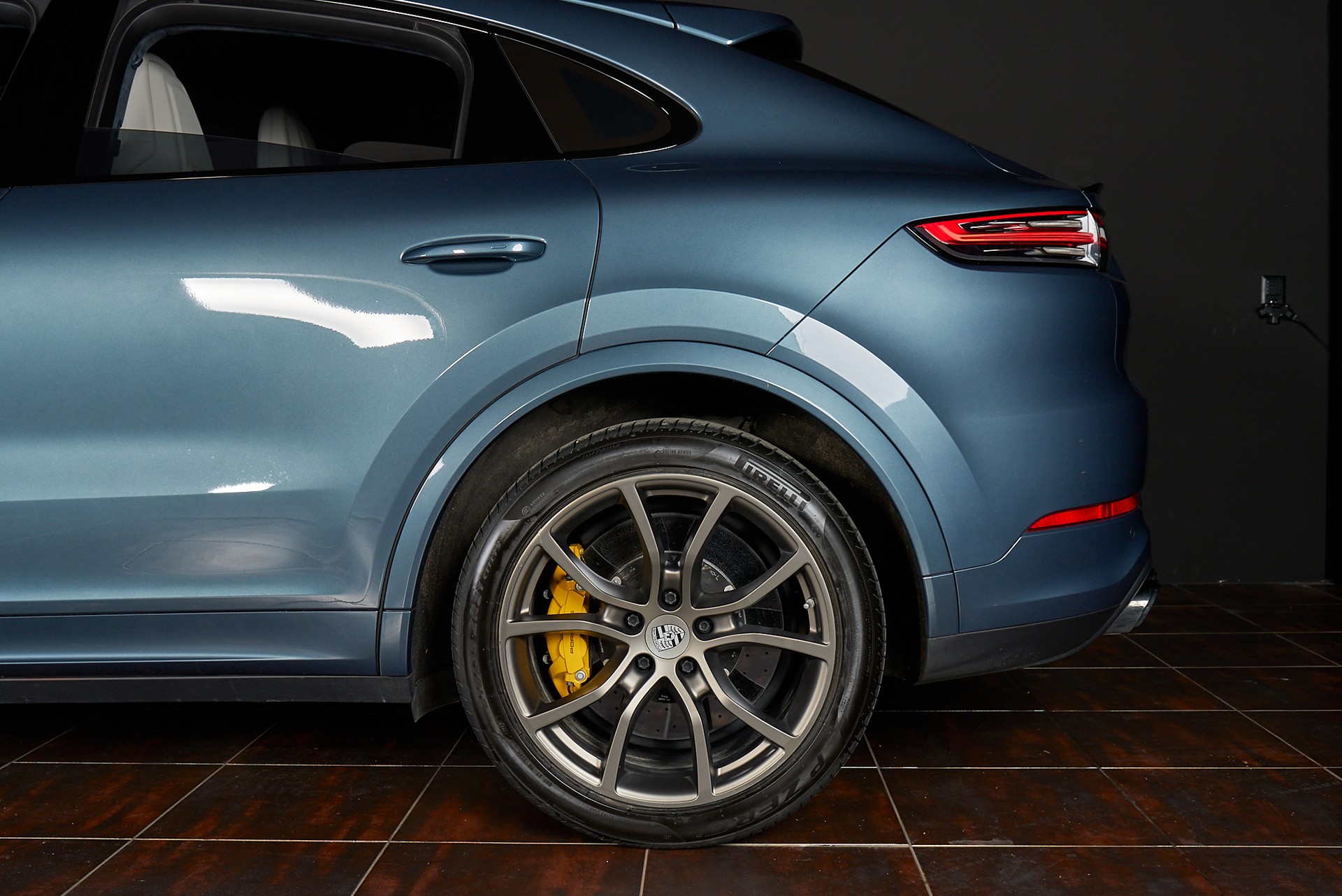 PORSCHE Cayenne Turbo-image-5