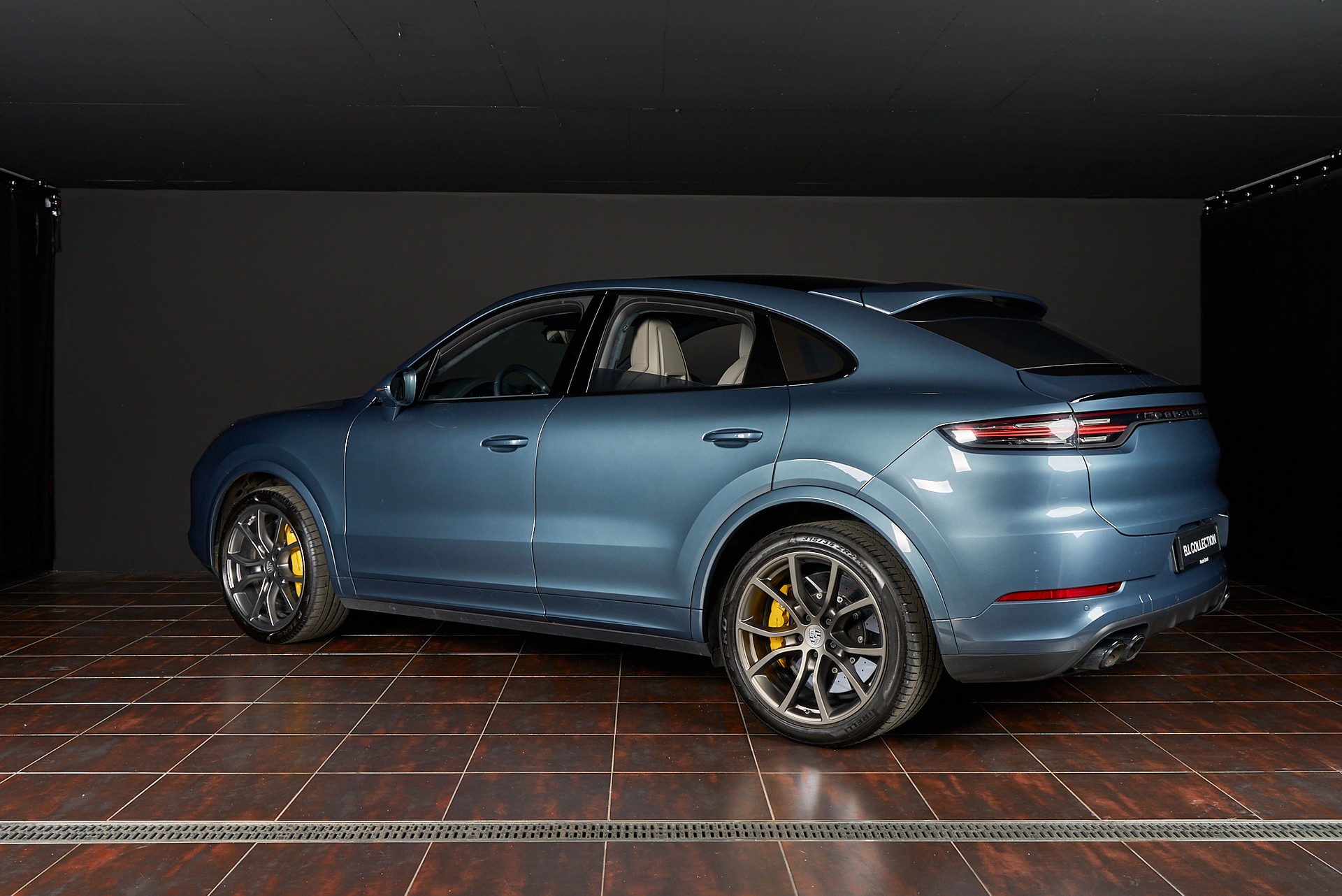 PORSCHE Cayenne Turbo-image-9