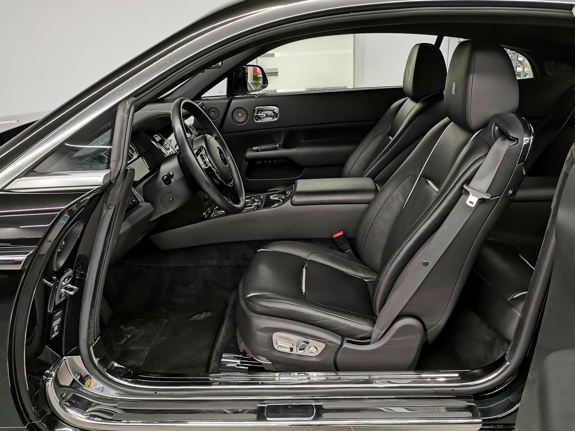 ROLLS-ROYCE Wraith 6.6 V12 Original Zustand CH-Fahrzeug-image-9