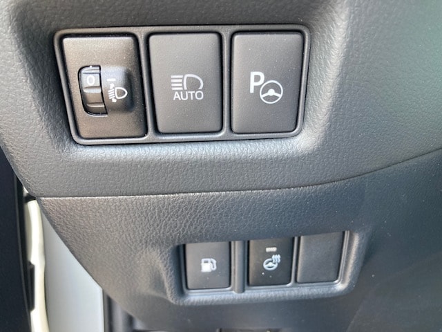 TOYOTA C-HR 1.8 HSD CVT Trend-image-12