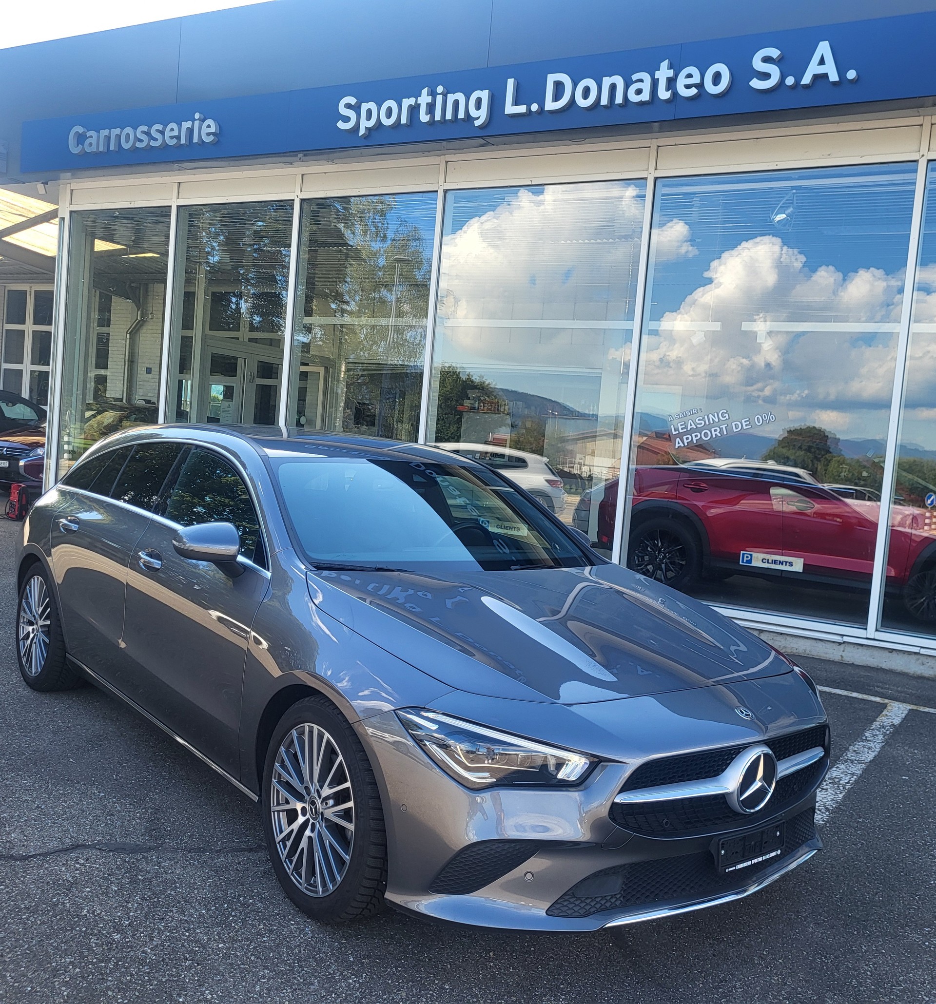 MERCEDES-BENZ CLA Shooting Brake 180 Progressive-image-0