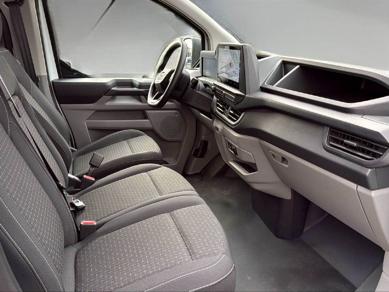 FORD Transit Custom Van 320 L2 2.5 Duratec 233 Trend PHEV-image-12
