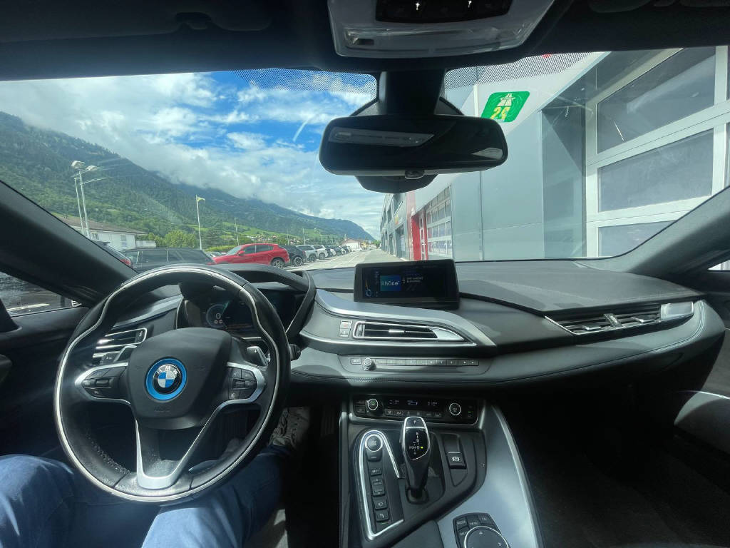 BMW i8 Coupé-image-11
