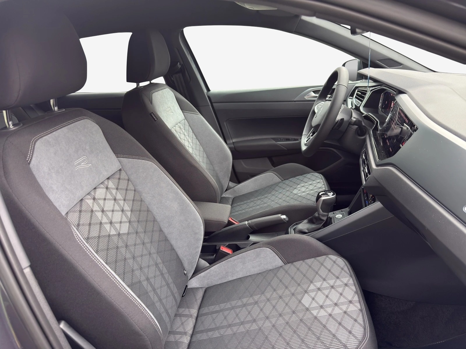 VW Polo 1.0 TSI R-Line DSG-image-13