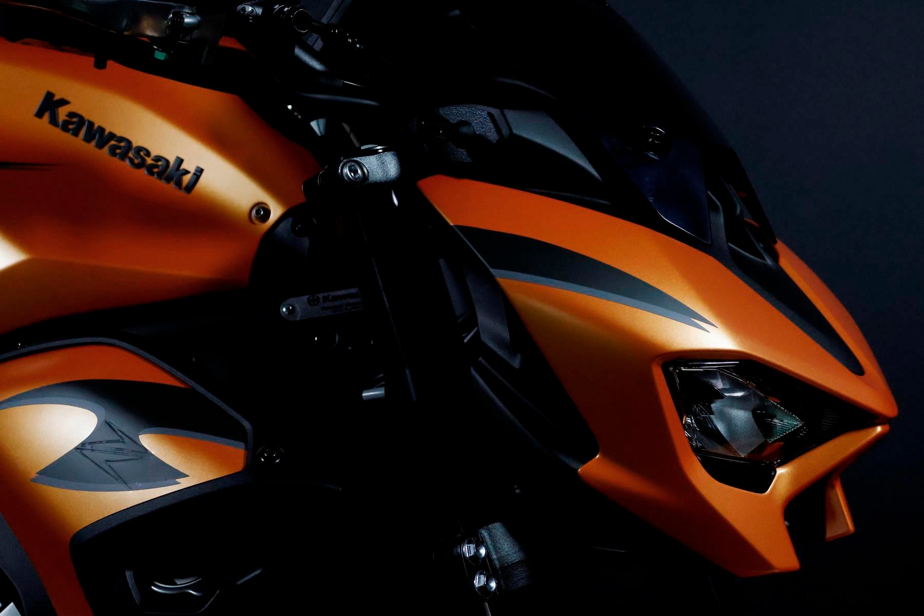 KAWASAKI Z 900 (91/70/35 KW) *Fair Lady* Level 3-showroom-element-3