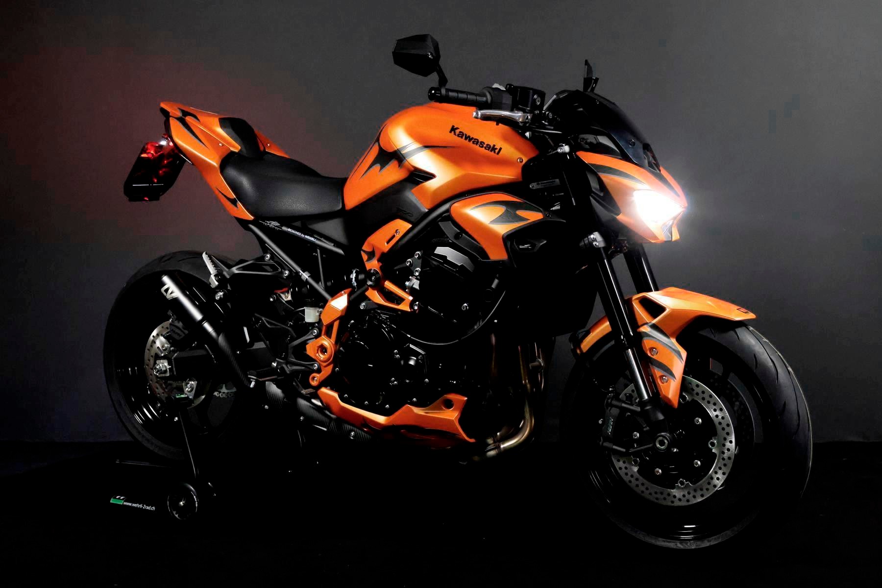 KAWASAKI Z 900 (91/70/35 KW) *Fair Lady* Level 3-showroom-element-2