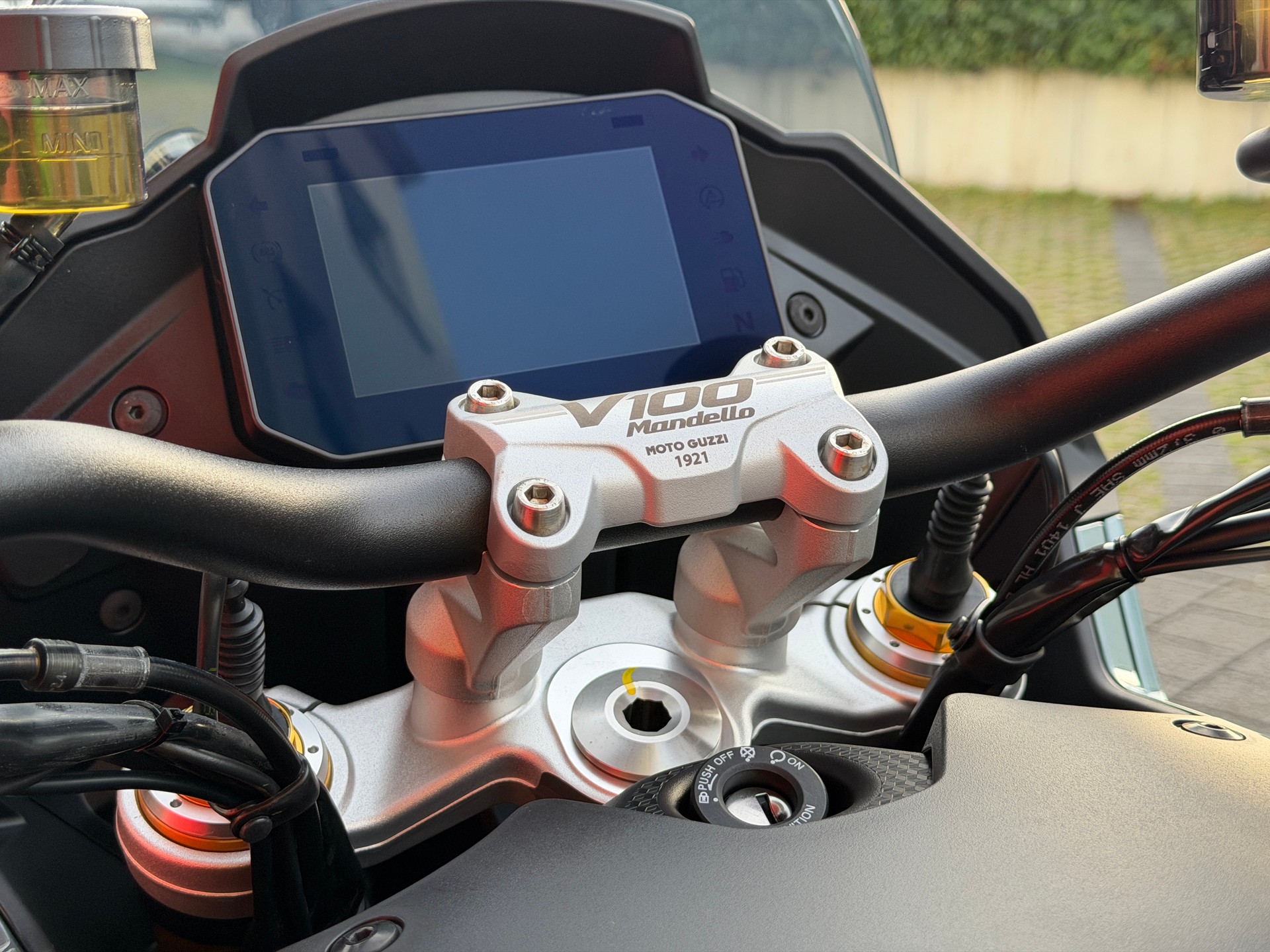 MOTO GUZZI V100 Mandello S E5+-image-10