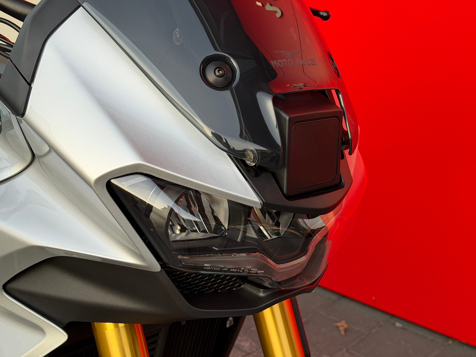 MOTO GUZZI V100 Mandello S E5+-image-8