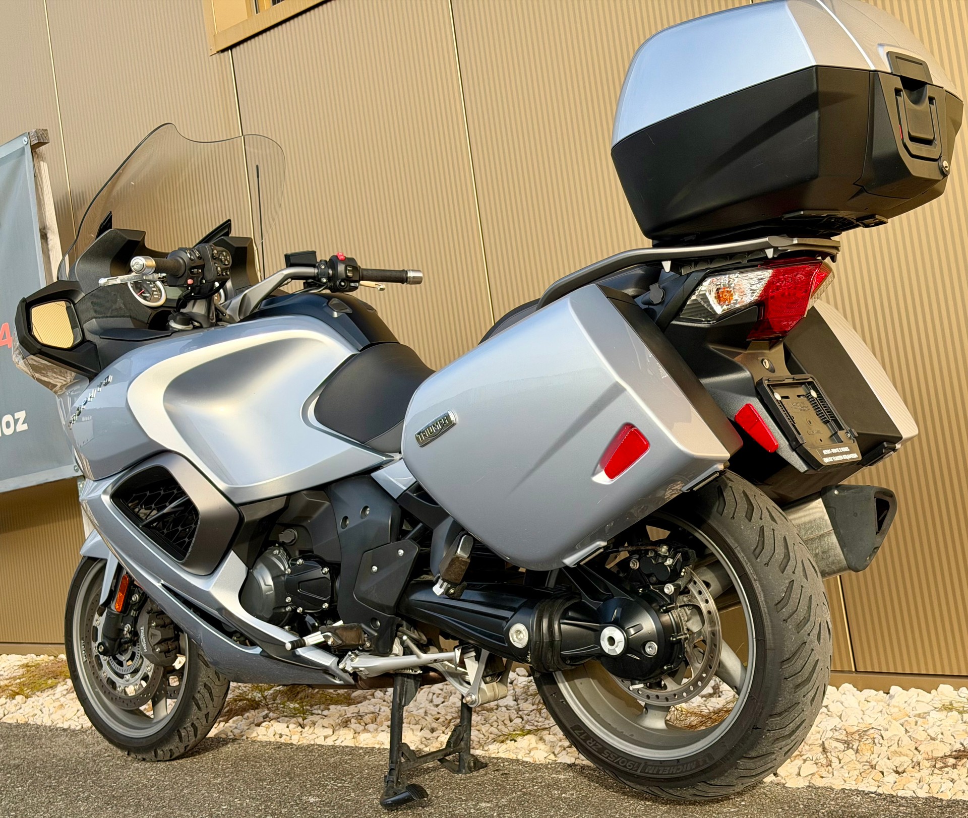 TRIUMPH Trophy 1200 SE ABS-image-11