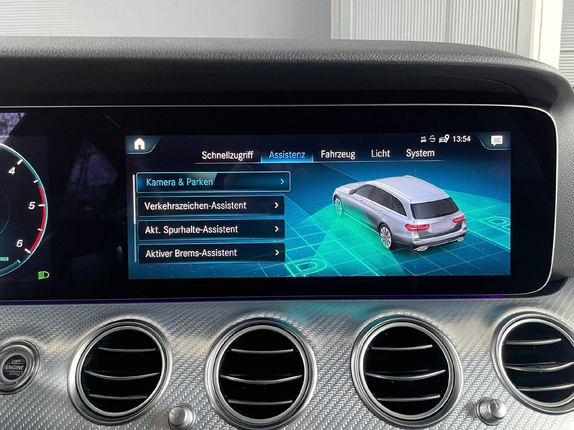 MERCEDES-BENZ E 220 d Avantgarde 4matic Kombi-image-9