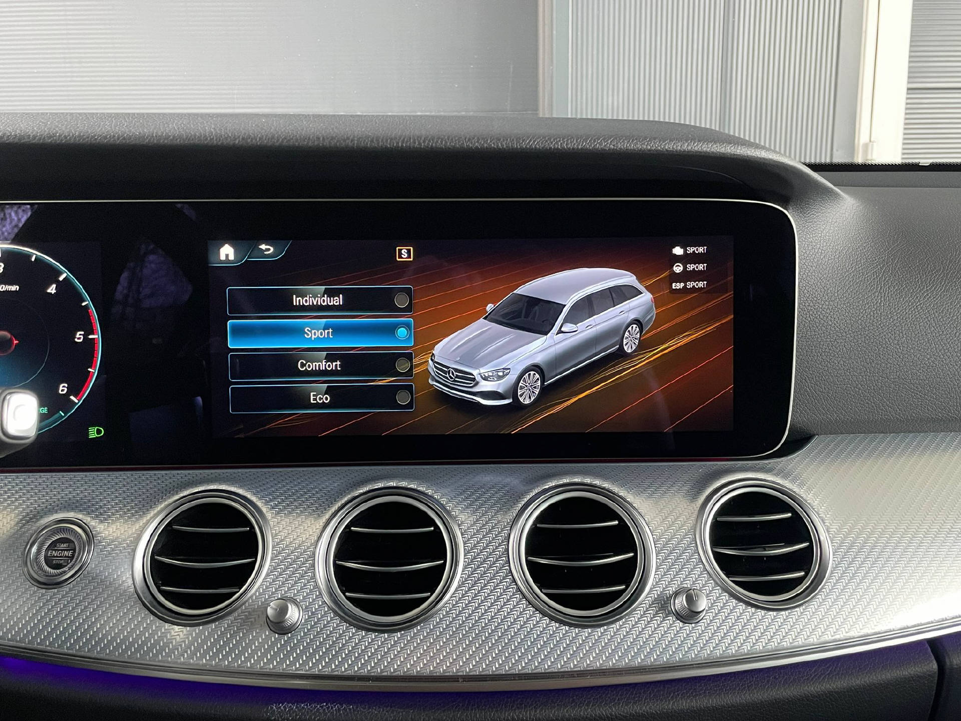 MERCEDES-BENZ E 220 d Avantgarde 4matic Kombi-image-13