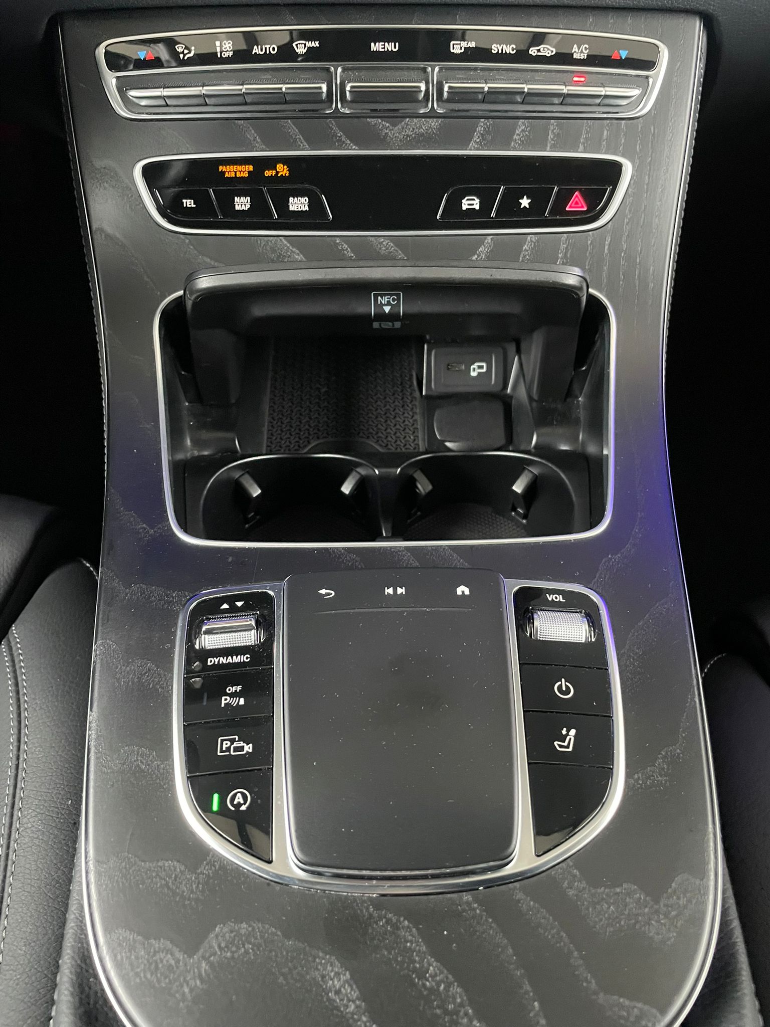MERCEDES-BENZ E 220 d Avantgarde 4matic Kombi-image-8