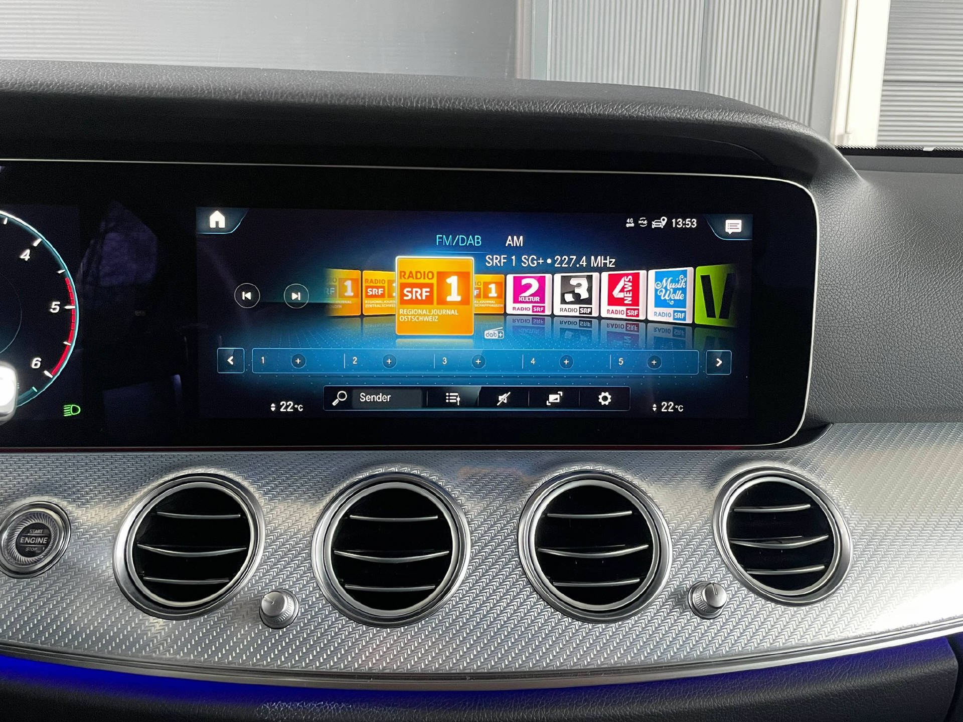 MERCEDES-BENZ E 220 d Avantgarde 4matic Kombi-image-14