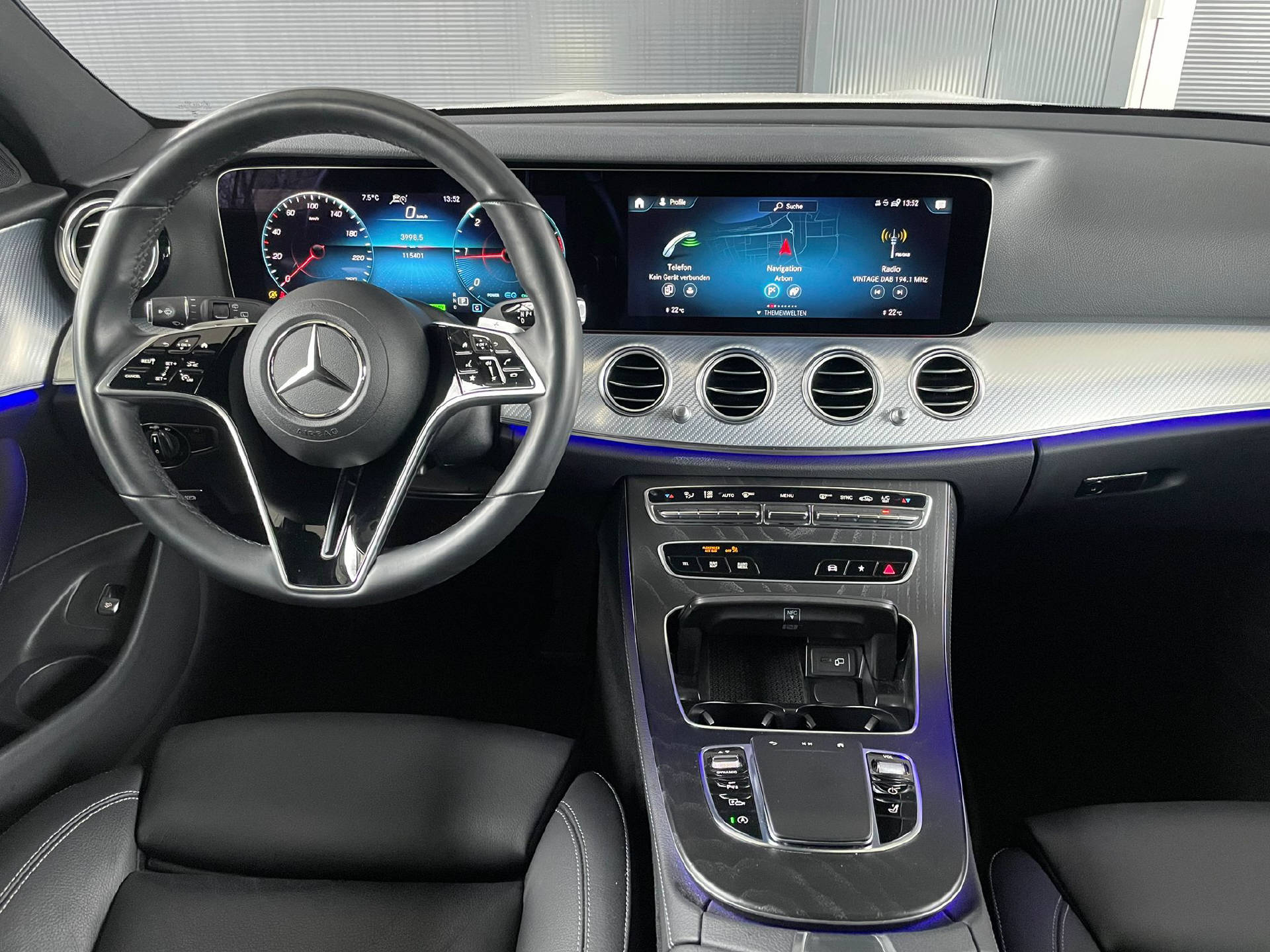 MERCEDES-BENZ E 220 d Avantgarde 4matic Kombi-image-6