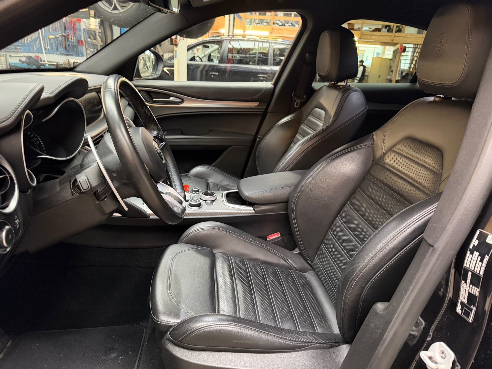 ALFA ROMEO Stelvio 2.0 Veloce Q4 Automatic-image-8