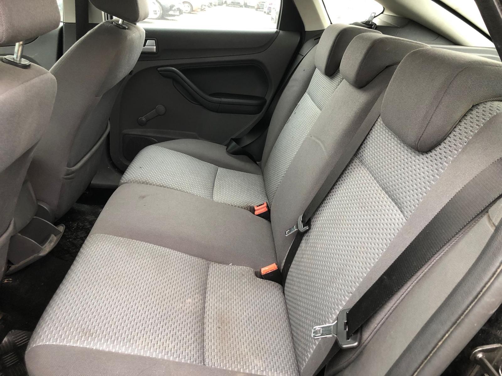 FORD Focus 2.0i Trend-image-5