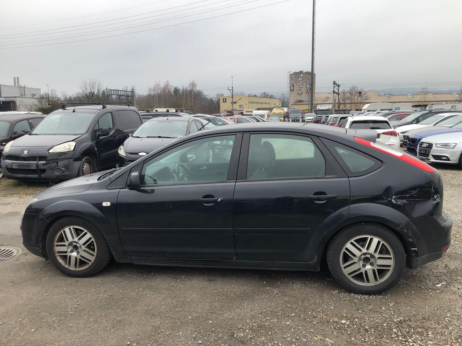 FORD Focus 2.0i Trend-image-8