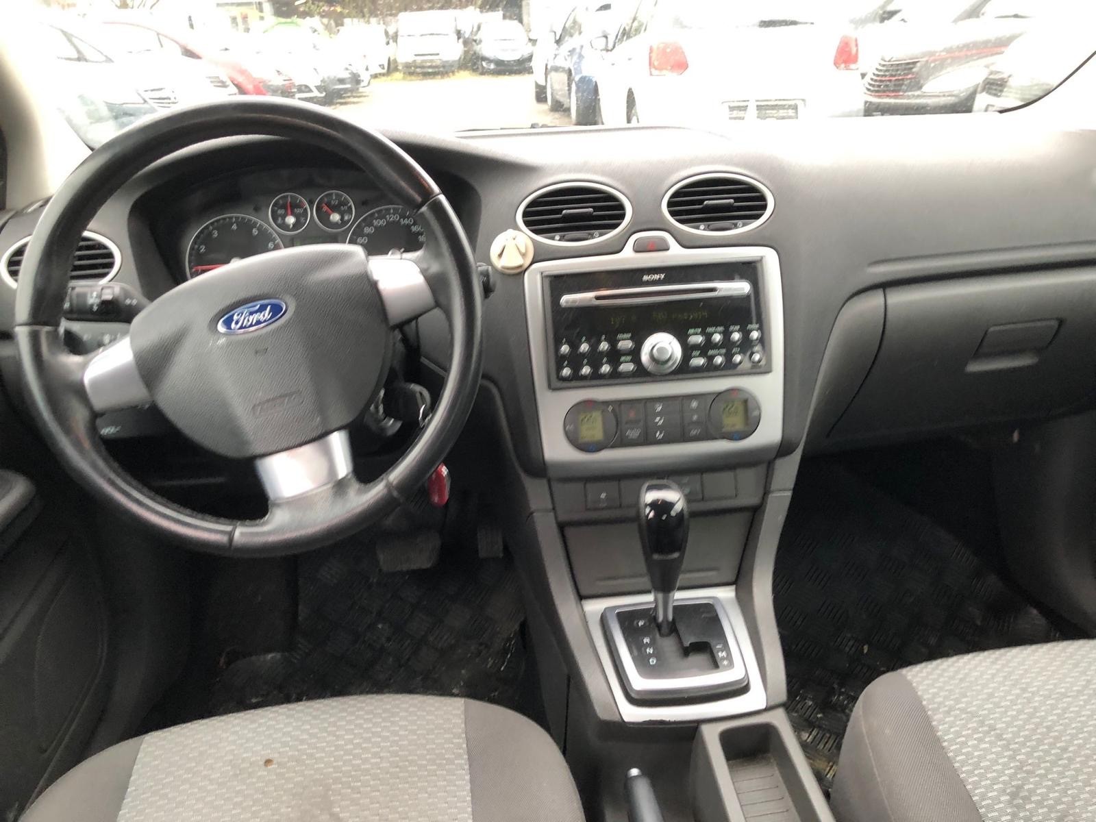 FORD Focus 2.0i Trend-image-9
