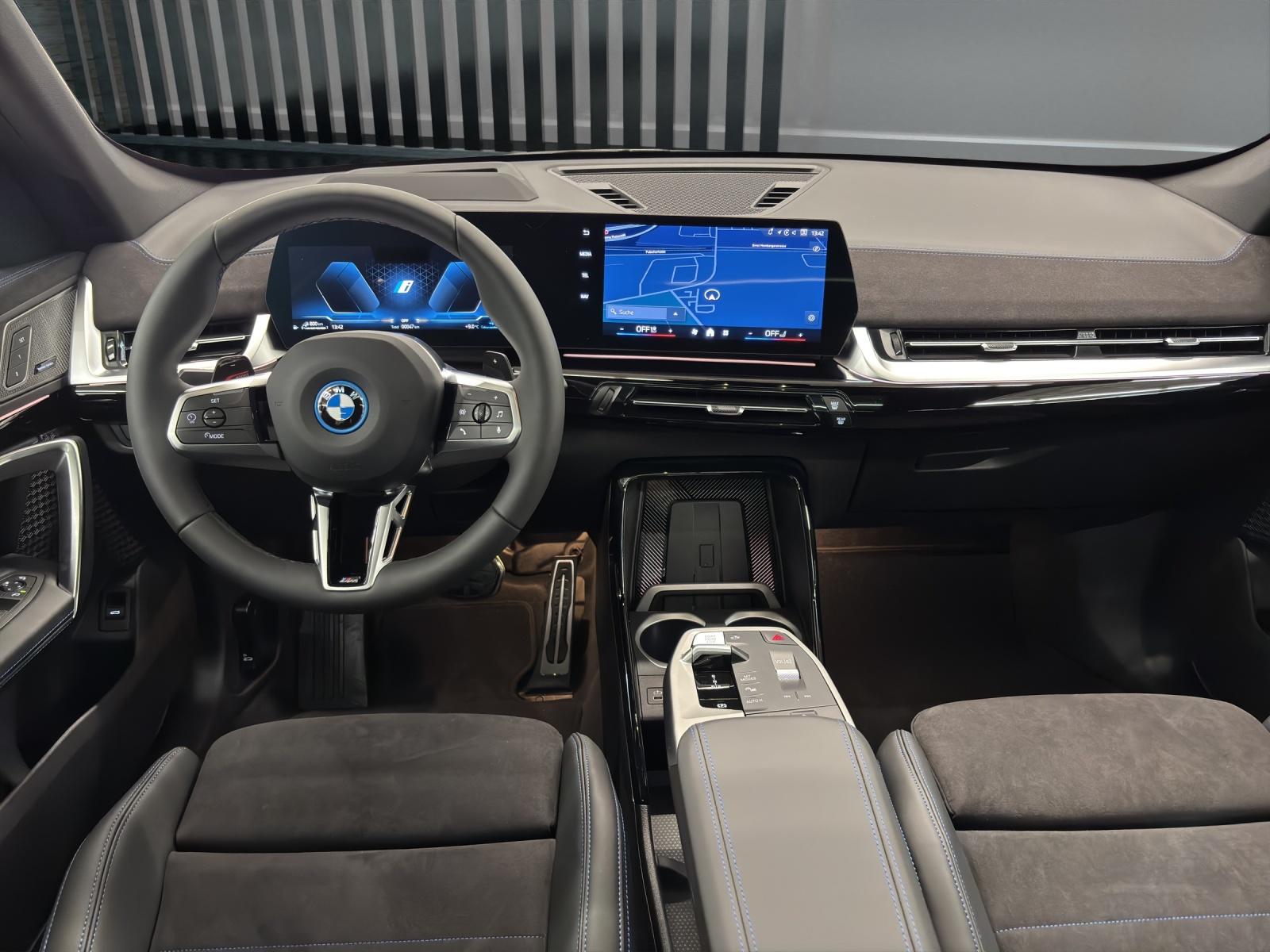 BMW 30e xDrive M Sport Pro-image-9