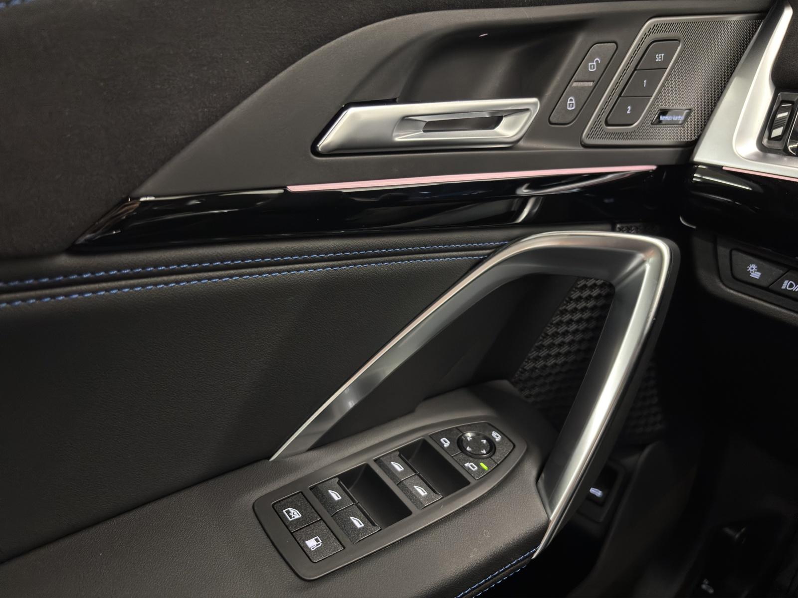 BMW 30e xDrive M Sport Pro-image-17