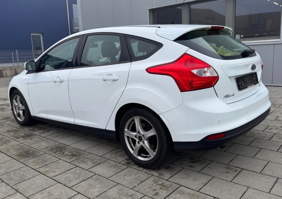 FORD Focus 1.0 SCTi Winner Motor nagelt/klappert, fährt ganz normal, keine Motorlampe-image-3
