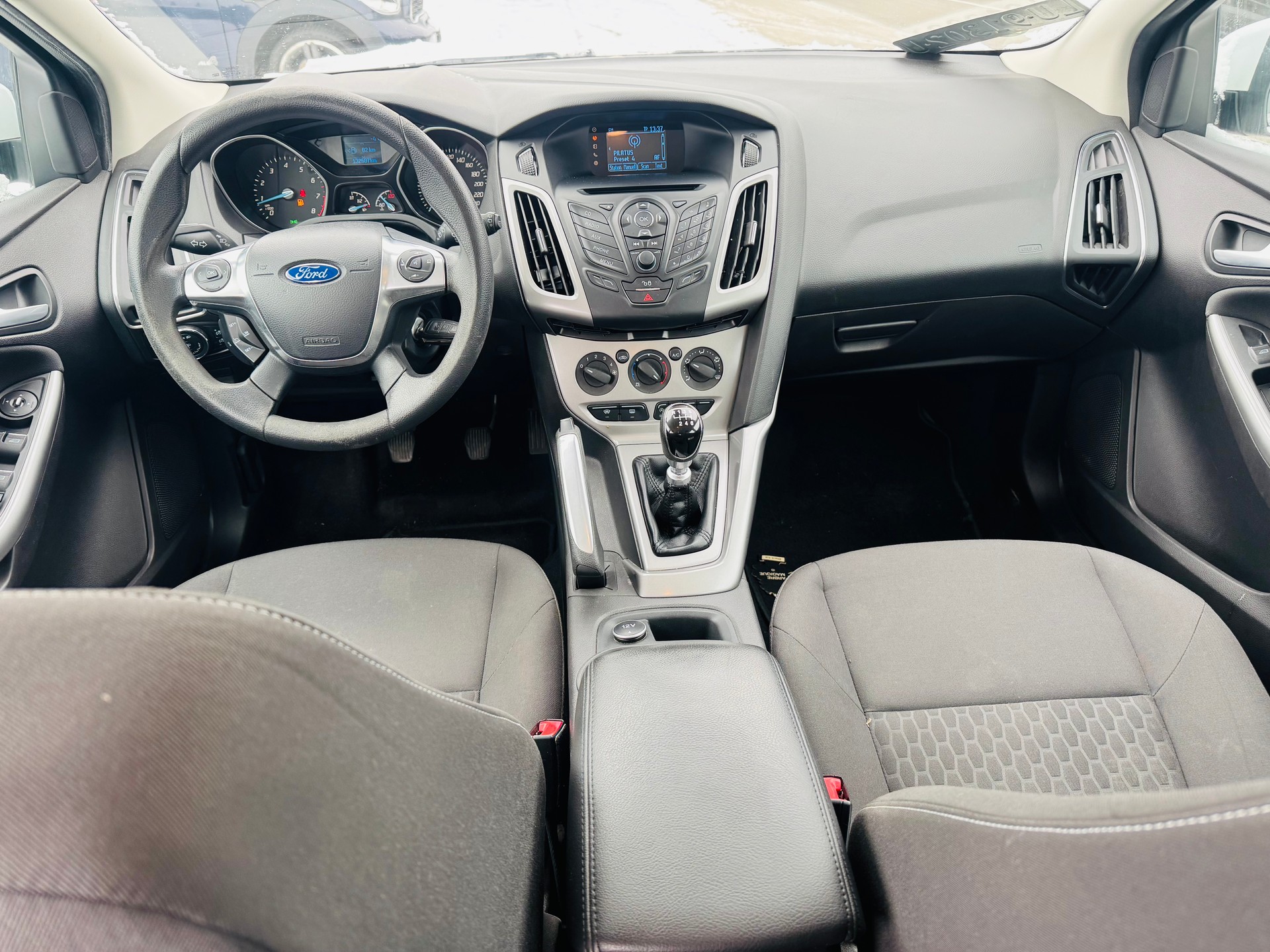 FORD Focus 1.0 SCTi Winner Motor nagelt/klappert, fährt ganz normal, keine Motorlampe-image-2