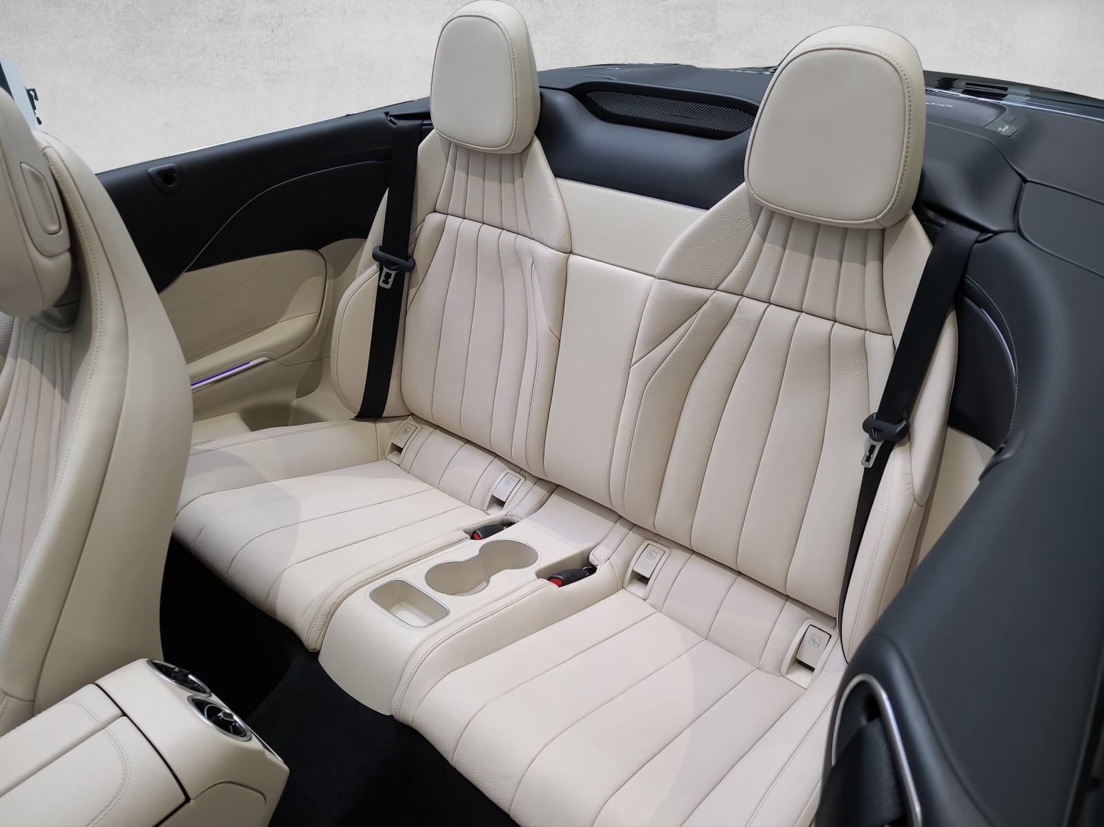 MERCEDES-BENZ CLE 200 Cabrio-image-8