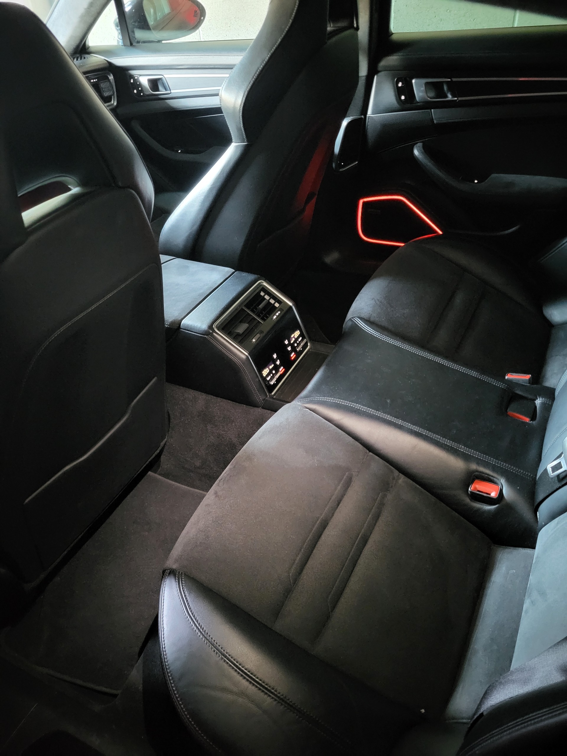 PORSCHE Panamera GTS PDK-image-6