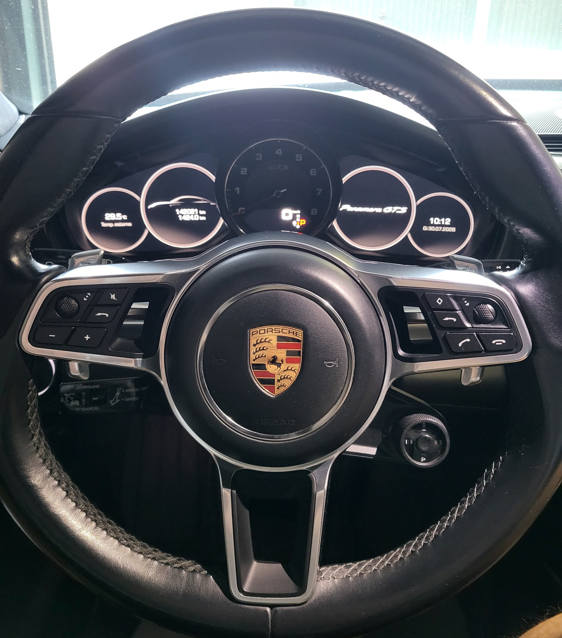 PORSCHE Panamera GTS PDK-image-11