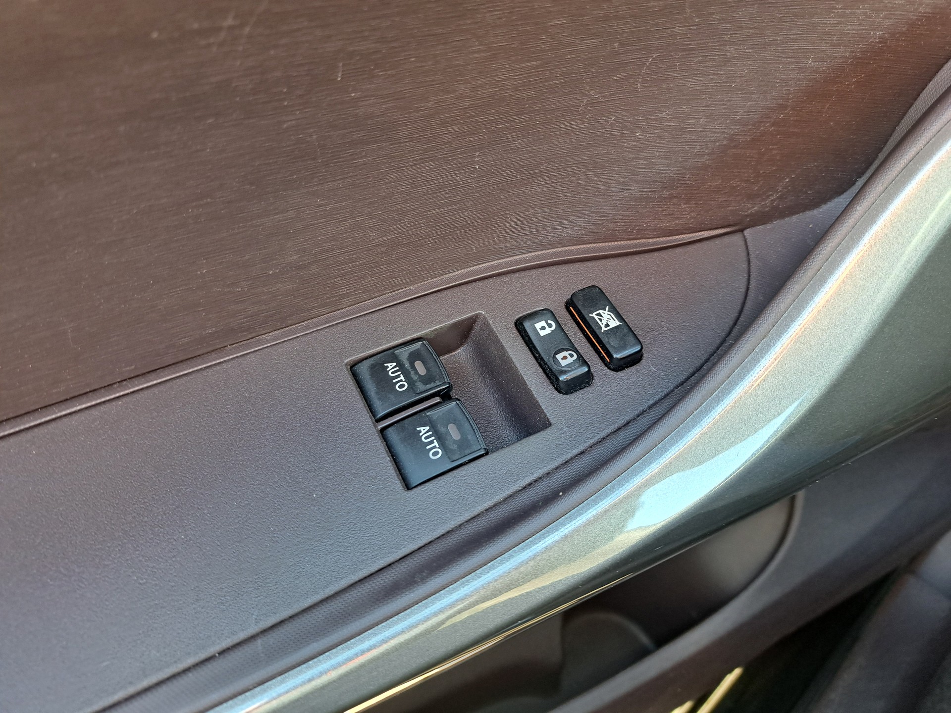 TOYOTA iQ2 1.0 VVT-i Multidrive-image-14