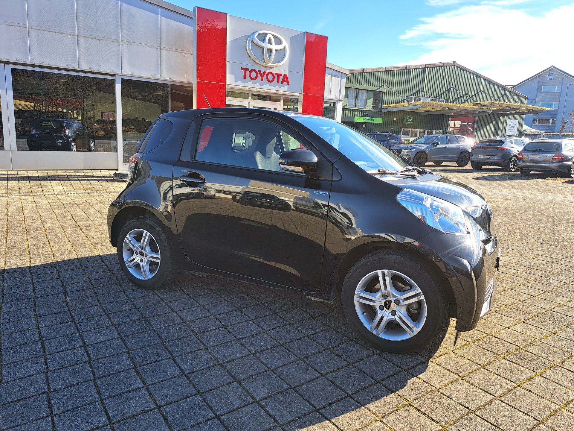 TOYOTA iQ2 1.0 VVT-i Multidrive-image-3
