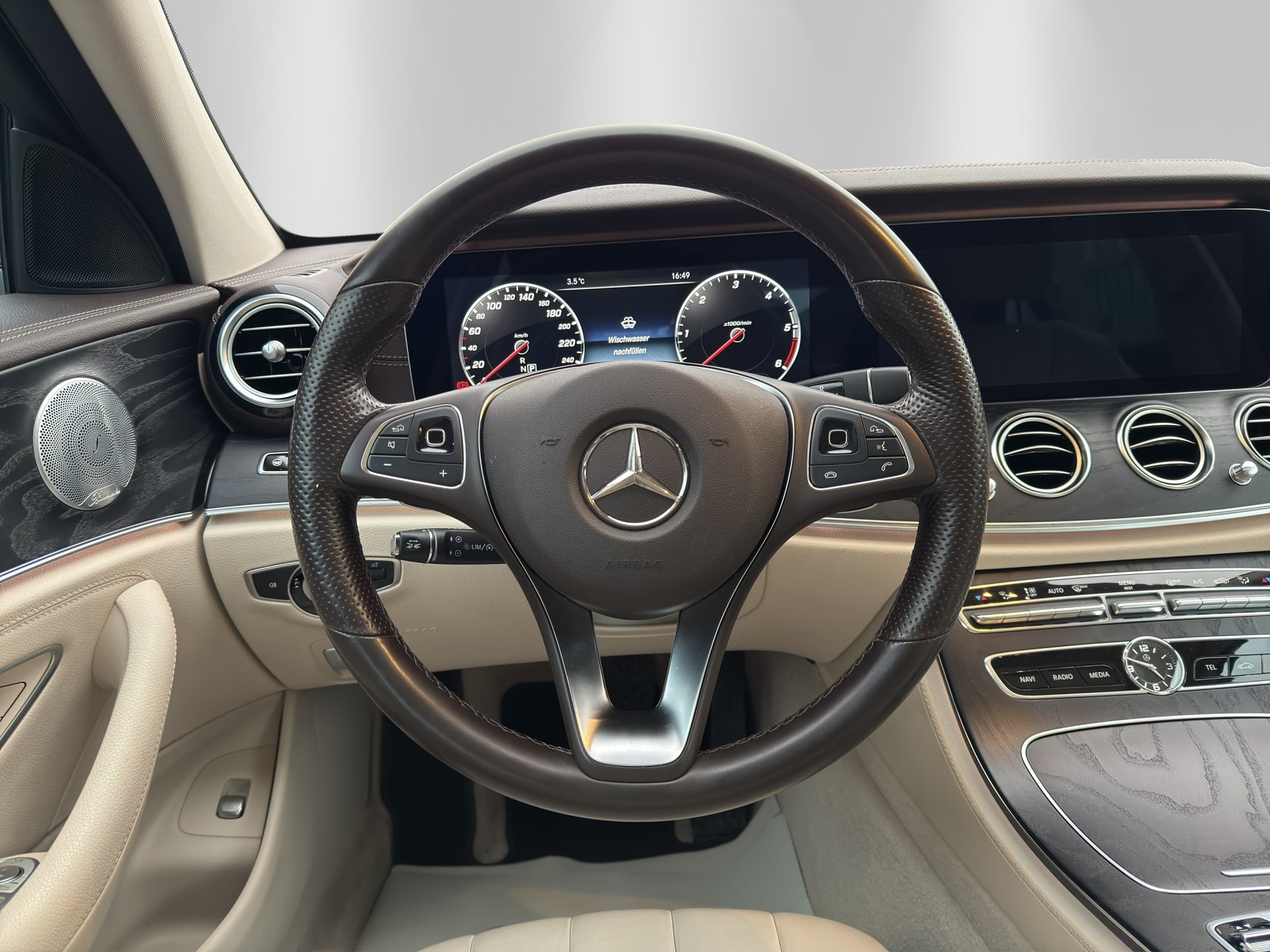 MERCEDES-BENZ E 350 d Exclusive 9G-Tronic-image-10