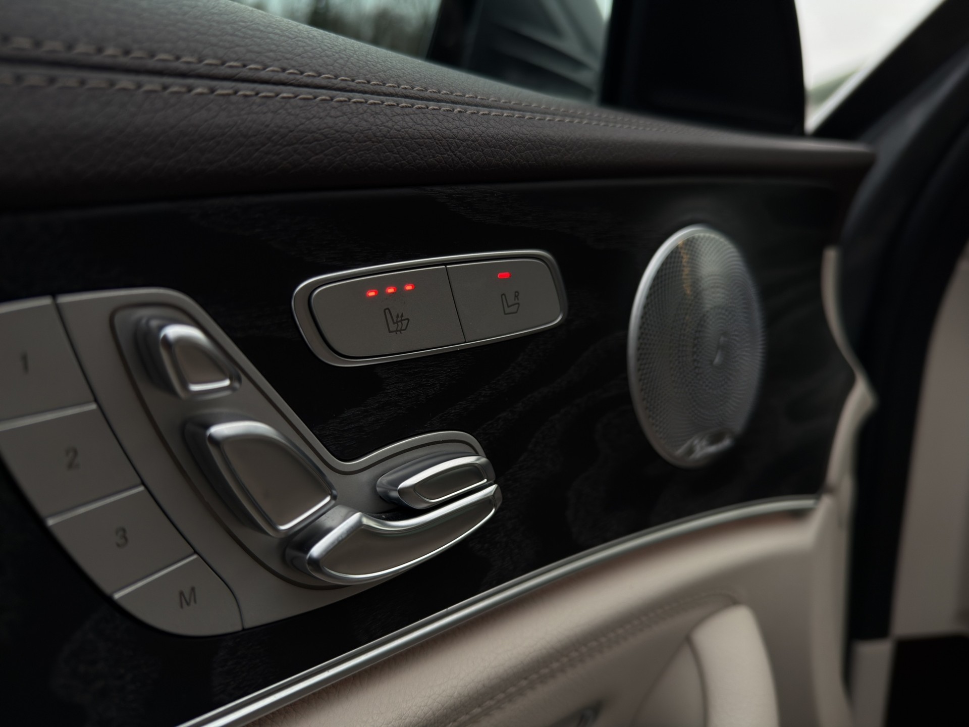 MERCEDES-BENZ E 350 d Exclusive 9G-Tronic-image-14