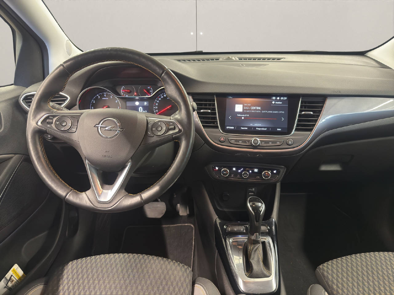 OPEL Crossland X 1.2 T 130 Ultimate-image-6