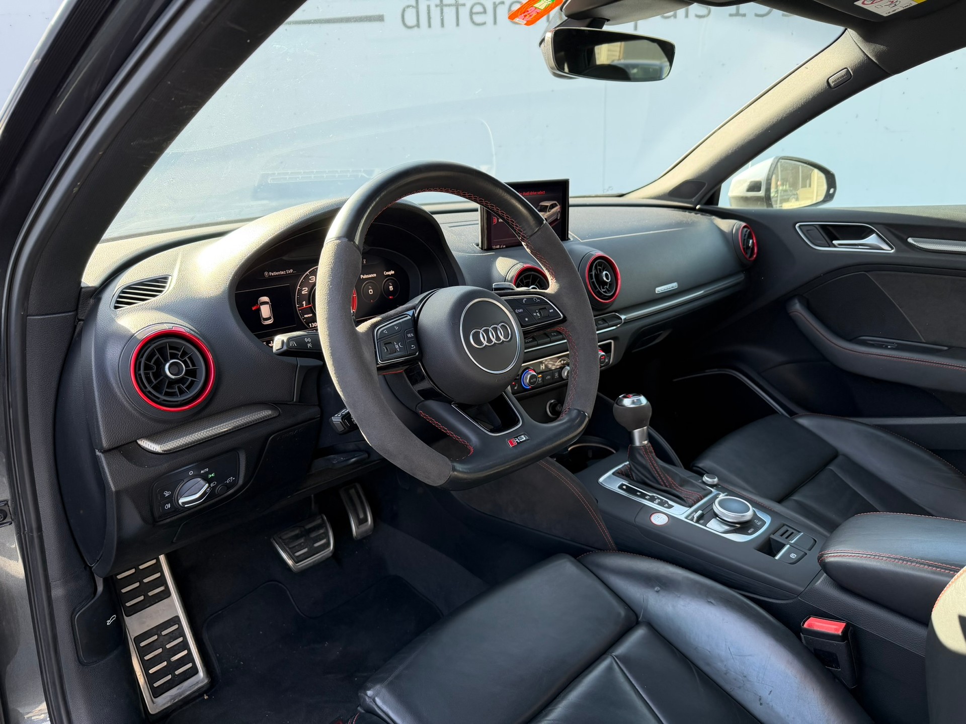 AUDI RS3 Sportback 2.5 TSI quattro S-tronic-image-6