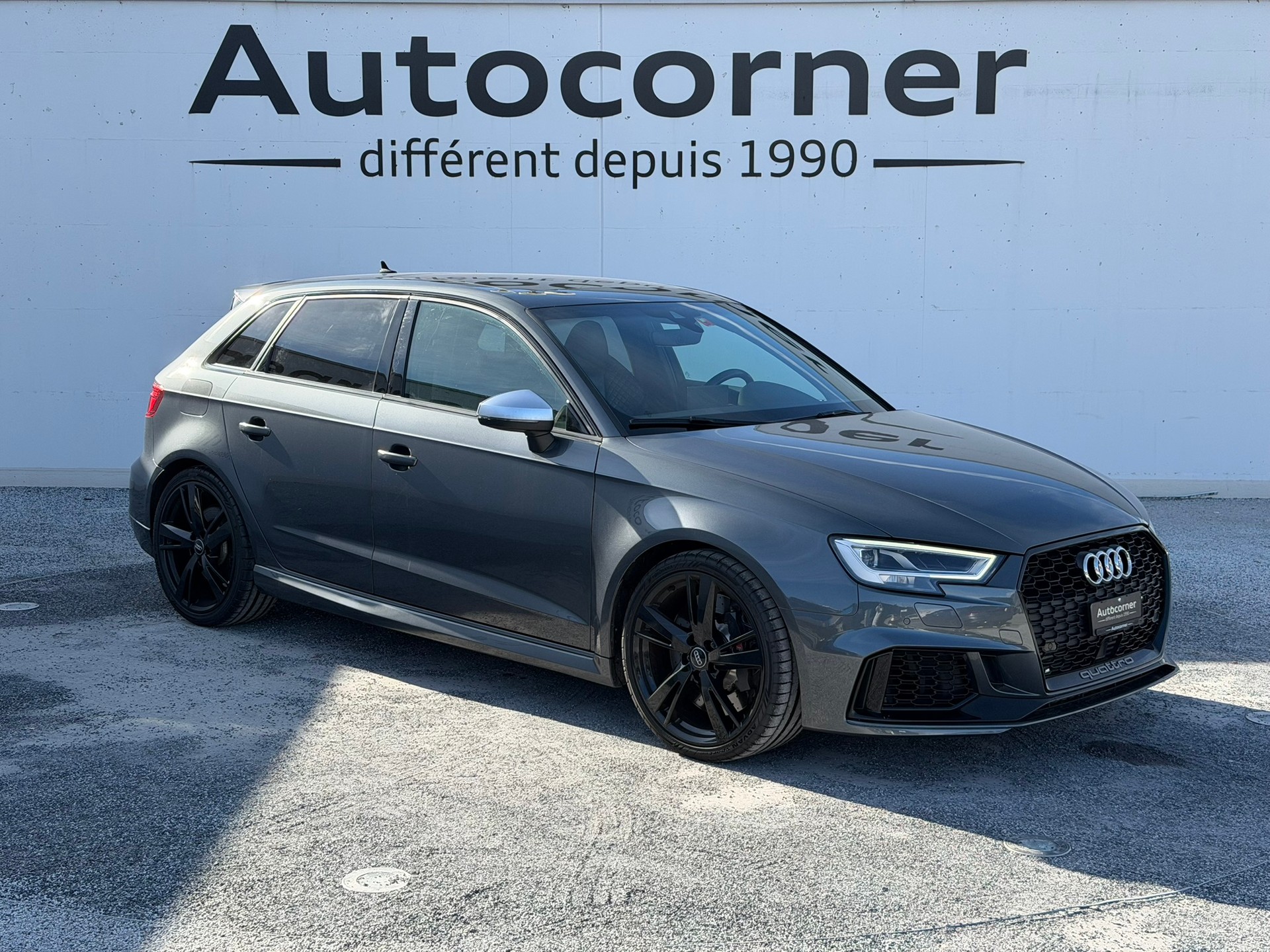 AUDI RS3 Sportback 2.5 TSI quattro S-tronic-image-2