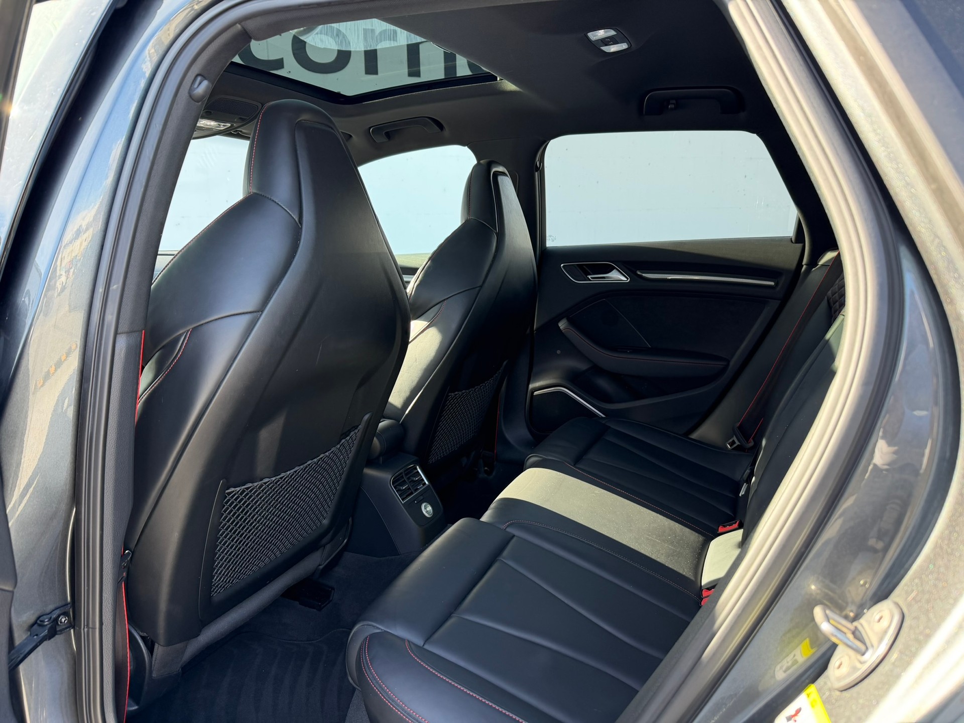 AUDI RS3 Sportback 2.5 TSI quattro S-tronic-image-8