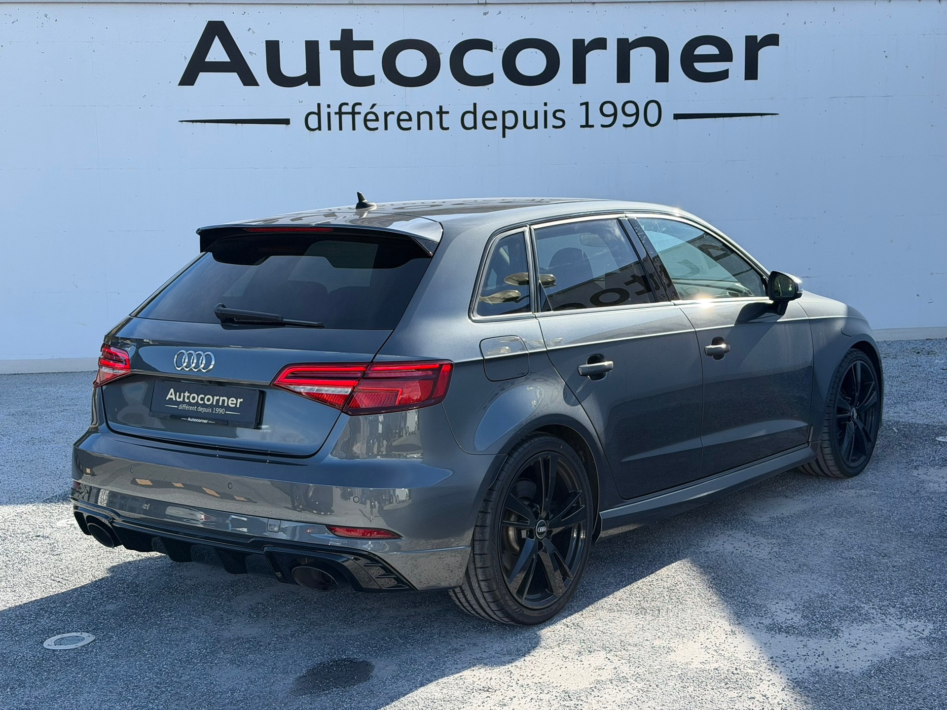 AUDI RS3 Sportback 2.5 TSI quattro S-tronic-image-4