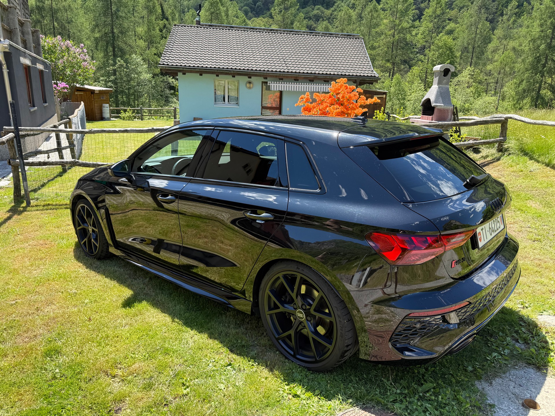 AUDI RS3 Sportback 2.5 TSI quattro S-tronic-image-1