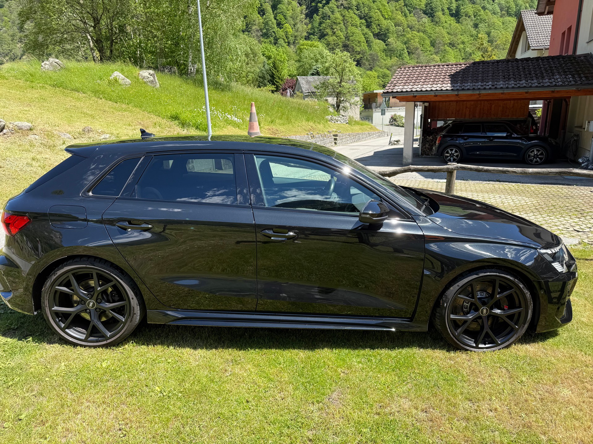 AUDI RS3 Sportback 2.5 TSI quattro S-tronic-image-3