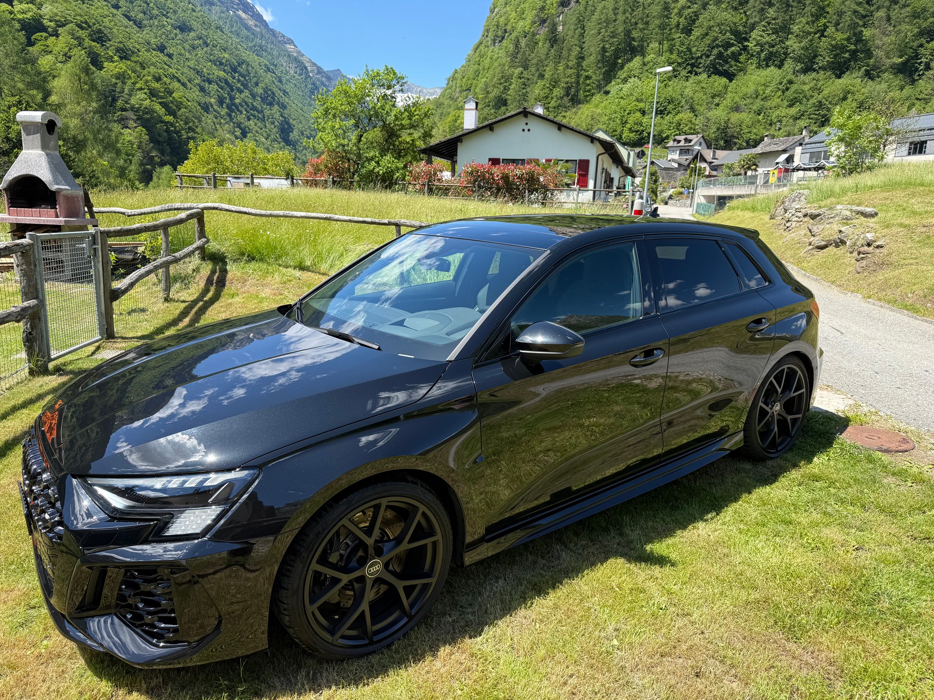AUDI RS3 Sportback 2.5 TSI quattro S-tronic-image-5